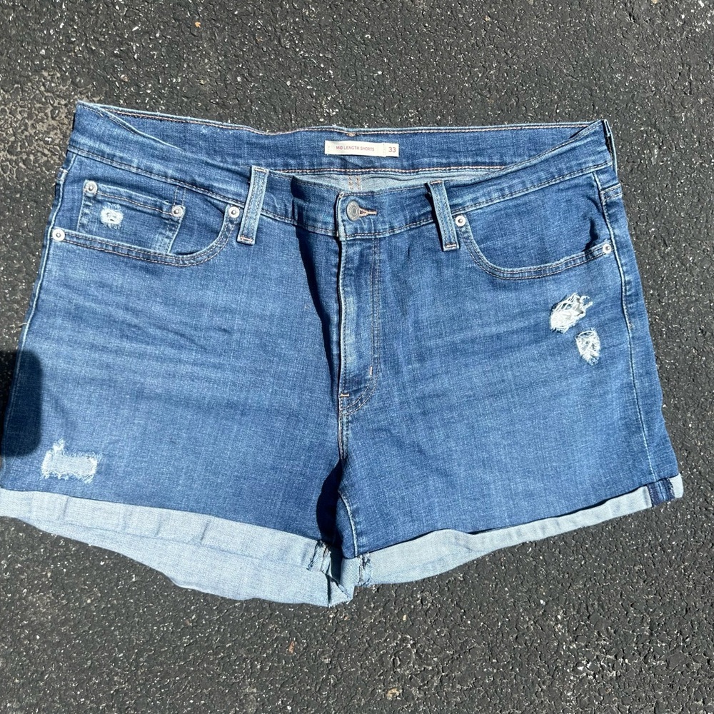 Levi’s women’s shorts size 33